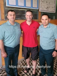 Руководство Астраханской таможни посетило раненого бойца - тренера