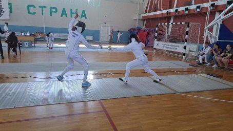 ​Спортсмены из ДНР приняли участие в соревнованиях по фехтованию в Адыгее