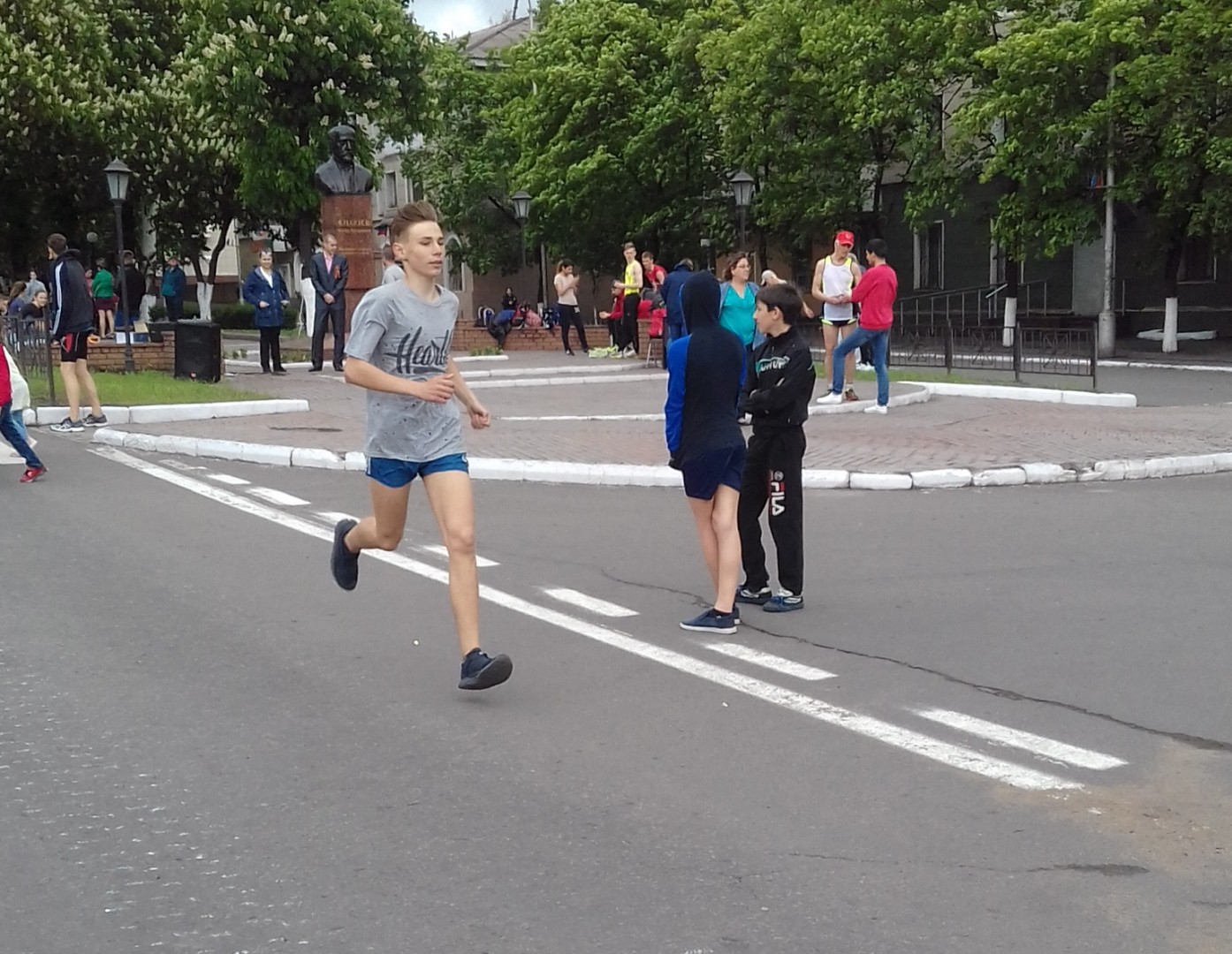 В честь Дня Победы в Енакиево прошел традиционный легкоатлетический забег