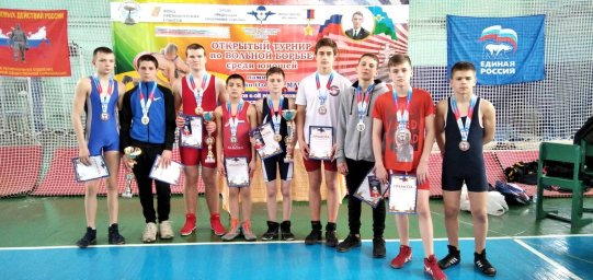 16 медалей завоевали борцы вольного стиля в Брянске