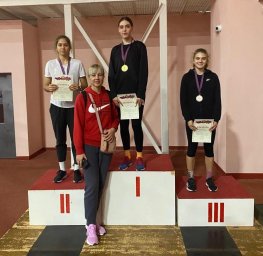 Донецкая легкоатлетка завоевала золото на соревнованиях в России