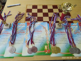 В Донецке прошел турнир по шахматам и шашкам среди людей с ограниченными возможностями здоровья