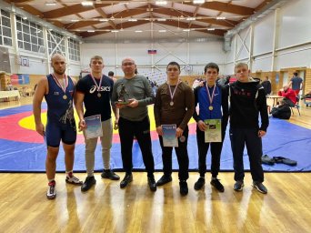 Спортсмены ДНР завоевали медали на борцовских турнирах в Тульской области