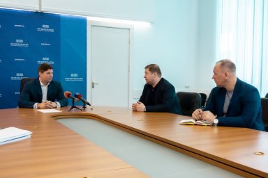 Владимир Антонов провел рабочую встречу с экспертами из РФ в сфере молодежной политики