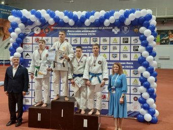 Золото, серебро и две бронзы завоевали дзюдоисты ДНР на турнире в Нововоронеже