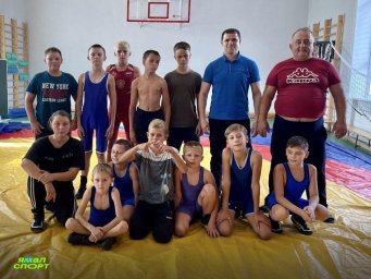Ямало-Ненецкому автономному округу восстановил спортшколу в Волновахе