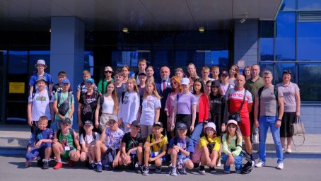 ​Юным спортсменам из Горловки провели экскурсию по спортивным объектам Кузбасса