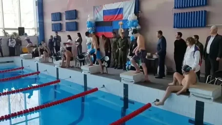 ​С первого июня в спорткомплексе «Петровский» в Донецке возобновлен набор в детские группы по плаванию.