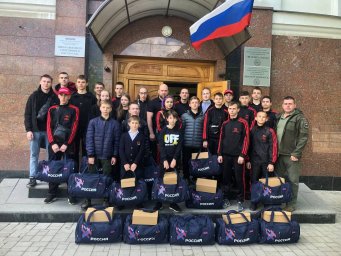 ​В ДНР продолжают выдавать спортивную форму спортсменам Республики от Фонда "Наш спорт"