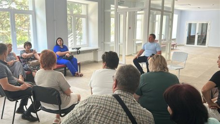 Директор ГБУ РСК «Олимпийский» Егора Фоменко встретился с жителями Докучаевска
