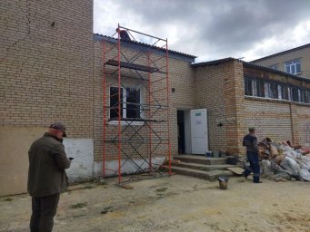 ​Амурская область помогает ремонтировать спортивный зал в Амвросиевском районе