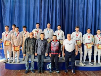 В Луганске прошли соревнования по фехтованию