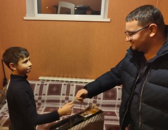 Юрий Мартынов исполнил мечту 9-летнего Владислава из Донецка