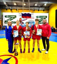 Самбисты ДНР завоевали 4 медали на Всероссийском турнире