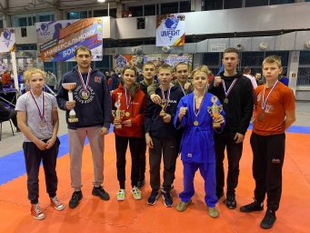 ​Кикбоксеры ДНР завоевали 12 медалей по универсальному бою