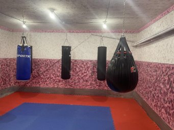 ​Благодаря помощи Нижегородской области в Харцызске снова открыли боксерский клуб «Юность»