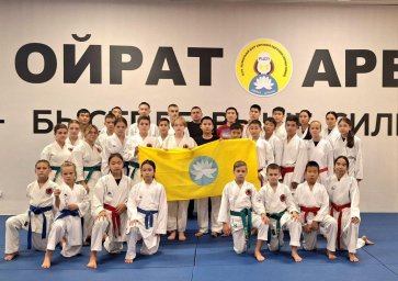 ​Юные каратисты из ДНР и Калмыкии тренируются вместе