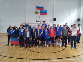 Серебро у сборной команды ДНР по волейболу сидя
