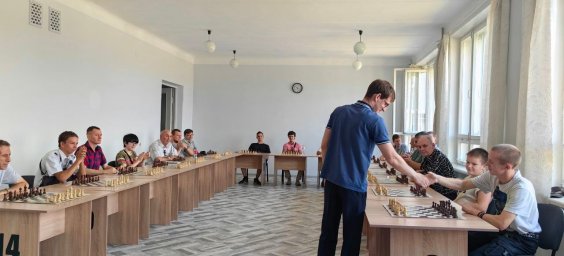 К 100-летию создания Федерации шахмат России и Дня шахмат в ДНР прошла акция «100 сеансов в 100 городах России»