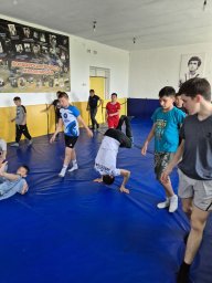 В Володарском районе прошли учебно-тренировочное занятие по вольной борьбе