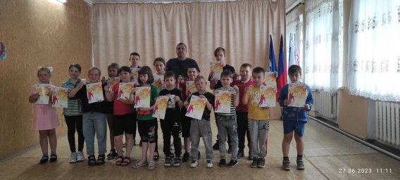 В школьных лагерях Кировского прошли спортивные мероприятия