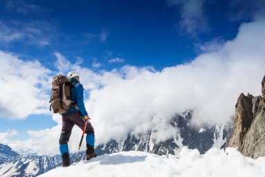 С Международным днем альпинизма и Днем альпиниста!
