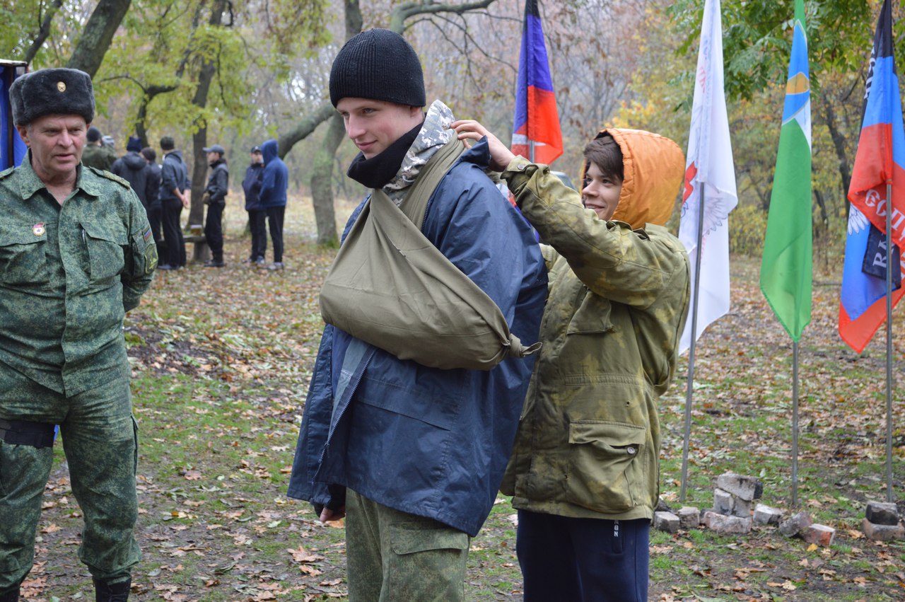 Студенческая молодежь Донбасса обучилась навыкам выживания в лесной зоне