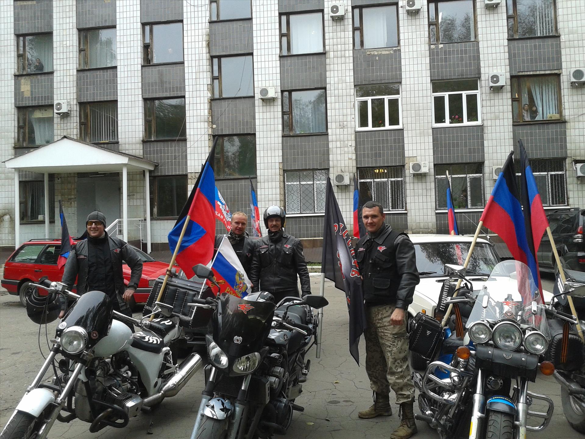 В преддверии Дня Флага ДНР в Шахтёрске состоялся авто-моторобег
