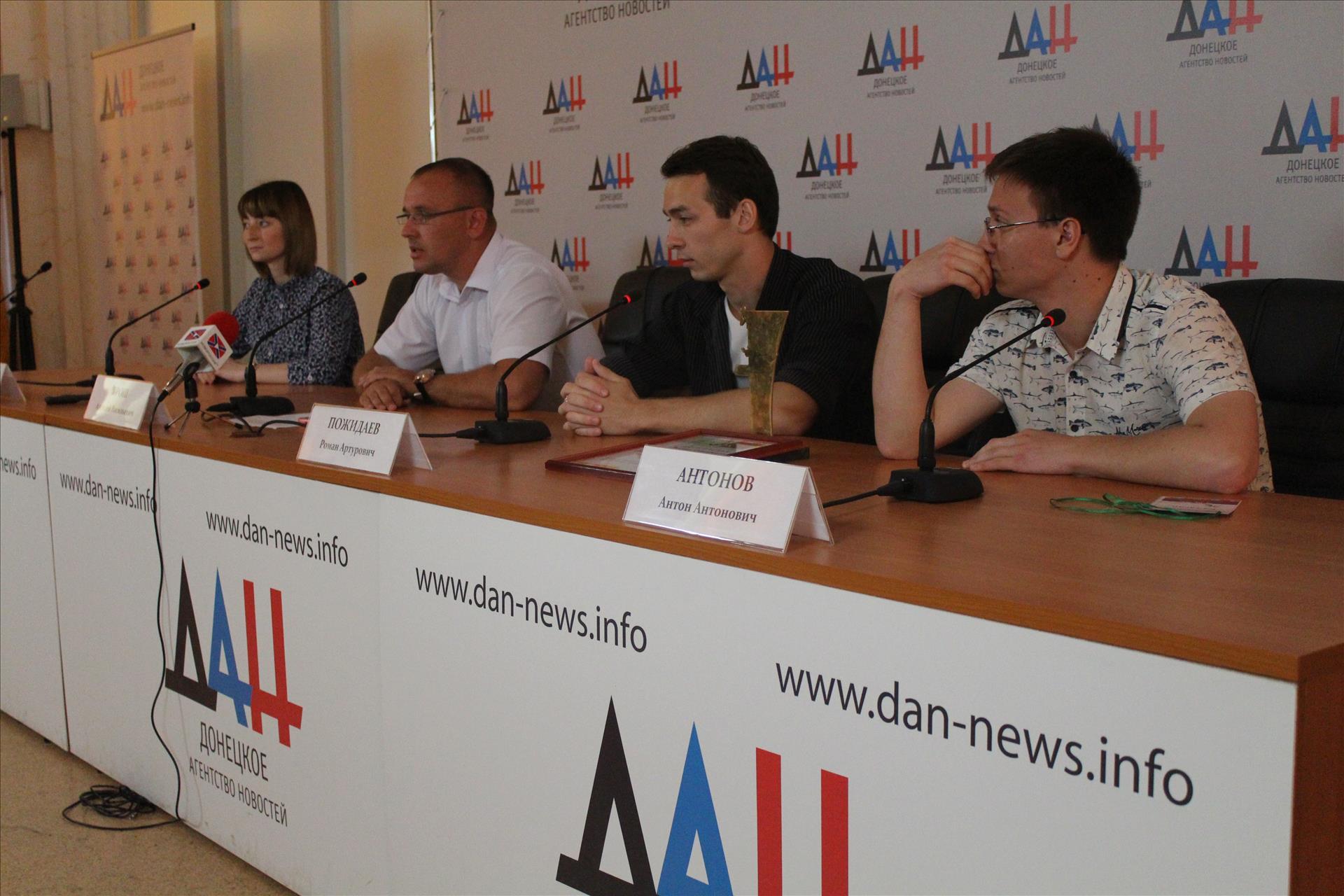 Пресс-конференция по итогу участия Донецкого студенческого театра "Балаган" в I Международном фестивале сценического искусства.