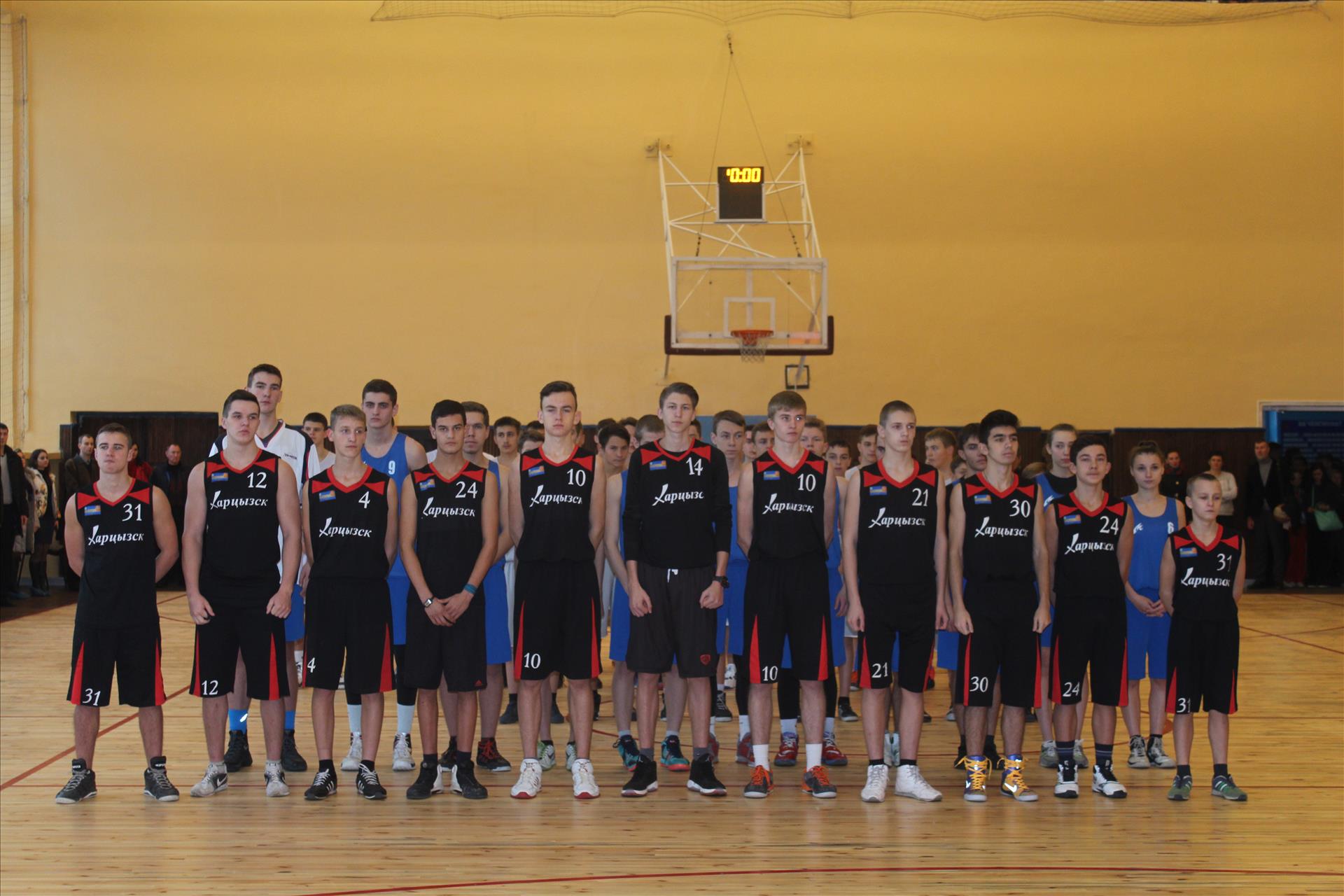 В Харцызске состоялось открытие спортивного зала в котором стартовало Первенство ДНР по баскетболу