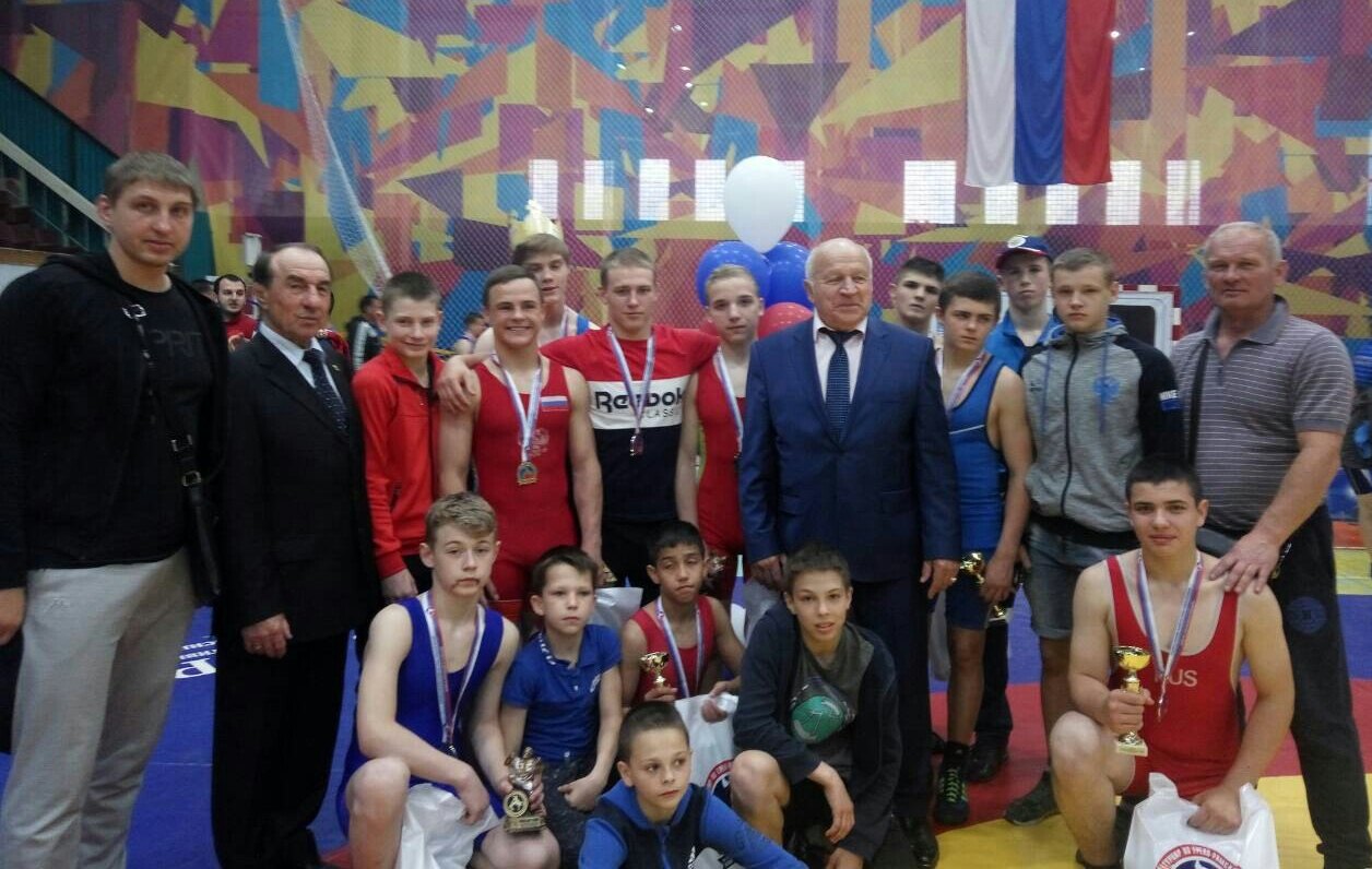 Донецкие спортсмены стали золотыми призерами Всероссийского турнира по греко-римской борьбе