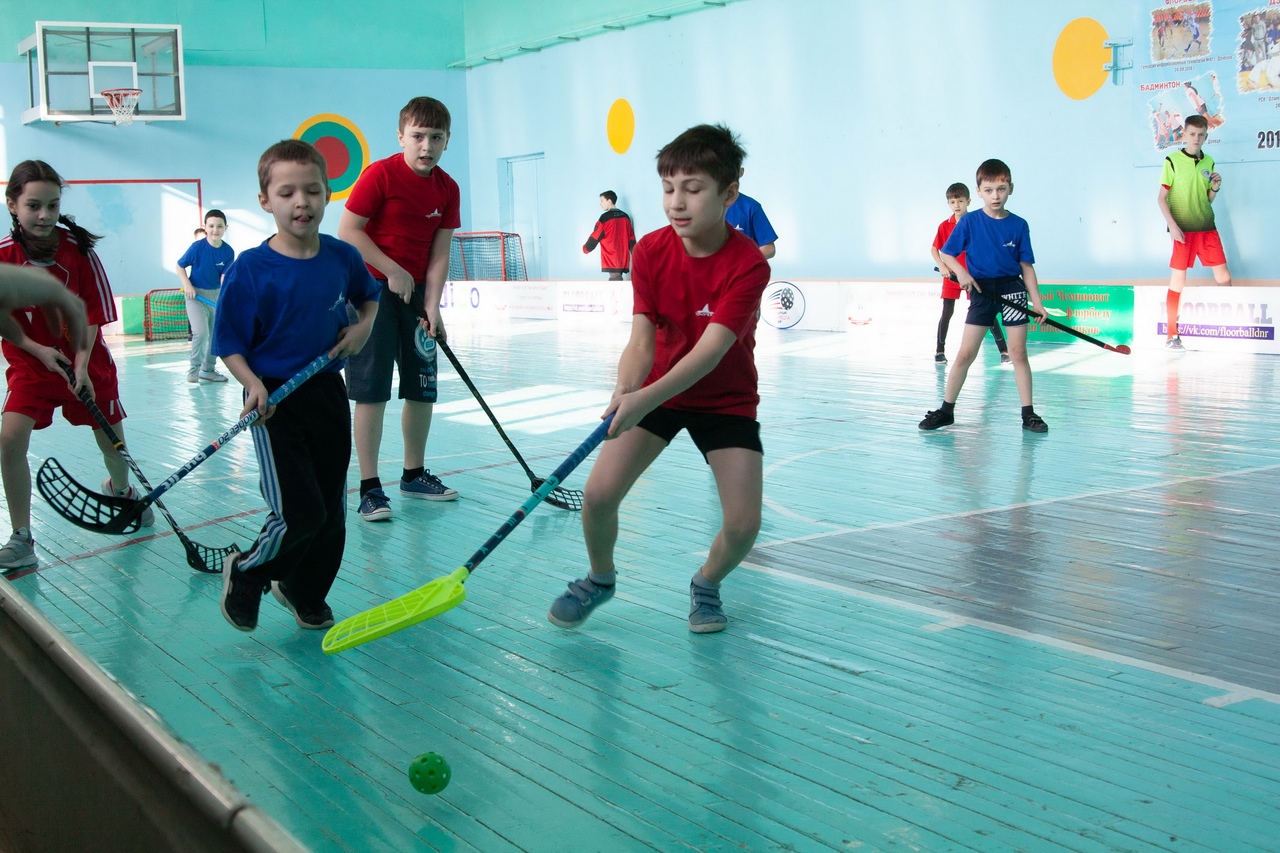 В Донецке состоялся первый тур соревнований по флорболу среди школьников