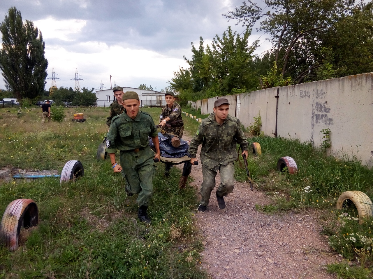 Воспитанники военно-патриотических клубов ДНР приняли участие в учебных сборах