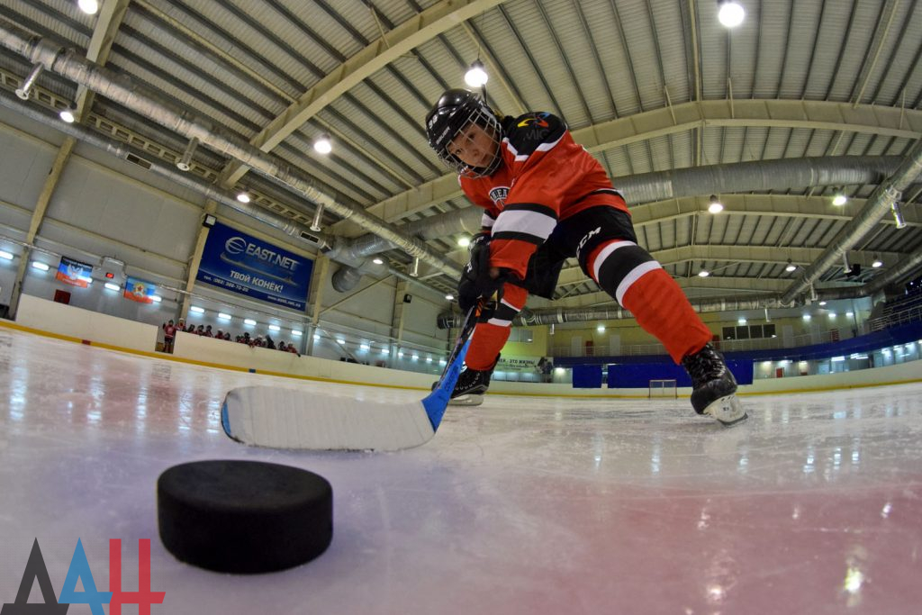 Юные хоккеисты Республик Донбасса открыли новый сезон трехдневным турниром в Донецке
