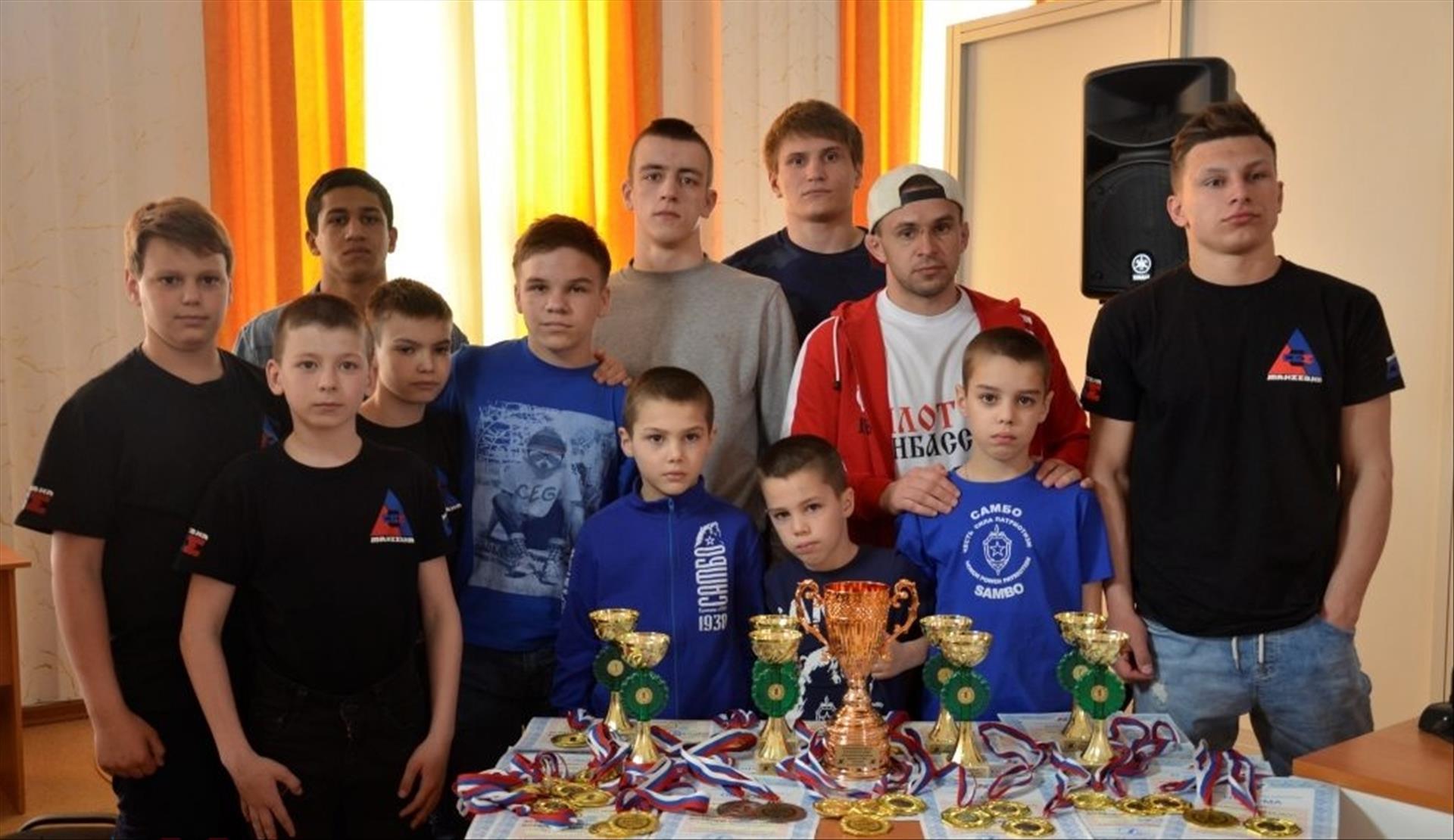 Определены победители Первенства ДНР по футболу среди общеобразовательных школ-интернатов