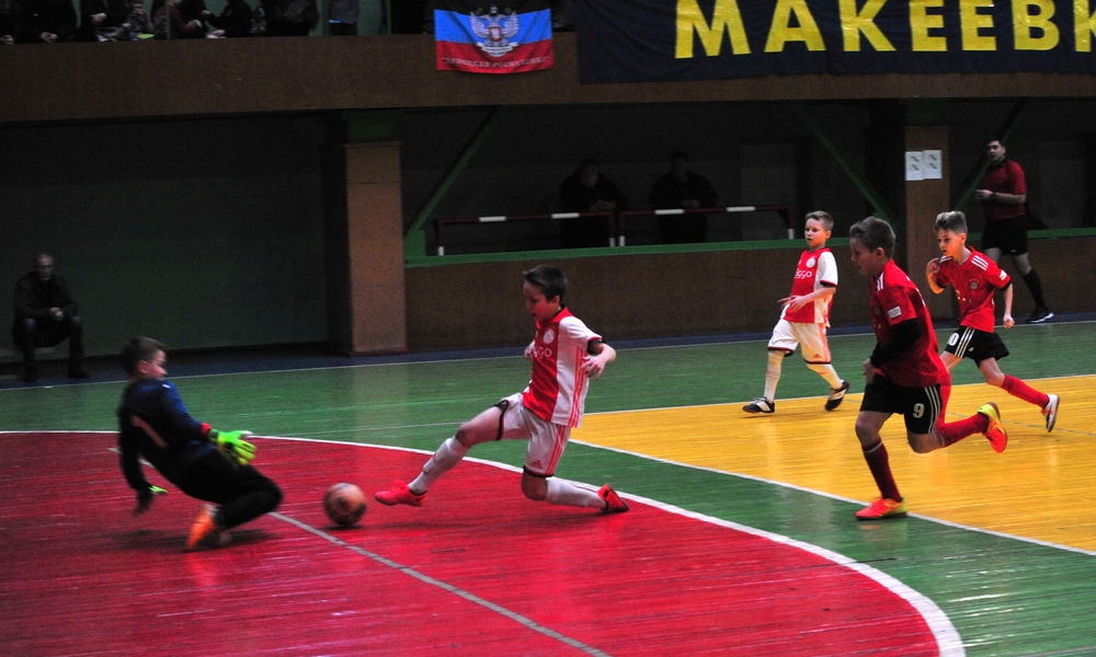 В Макеевке состоялись финальные матчи детского турнира по мини-футболу