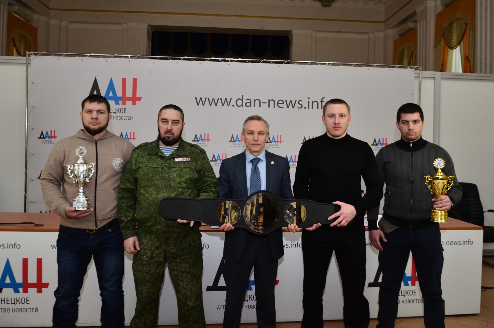 В Донецке на пресс-конференции рассказали о победе на Кубке мира по боевому самбо