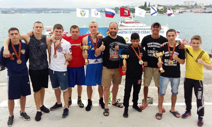 Сборная ДНР по боксу завоевала 6 медалей в Севастополе