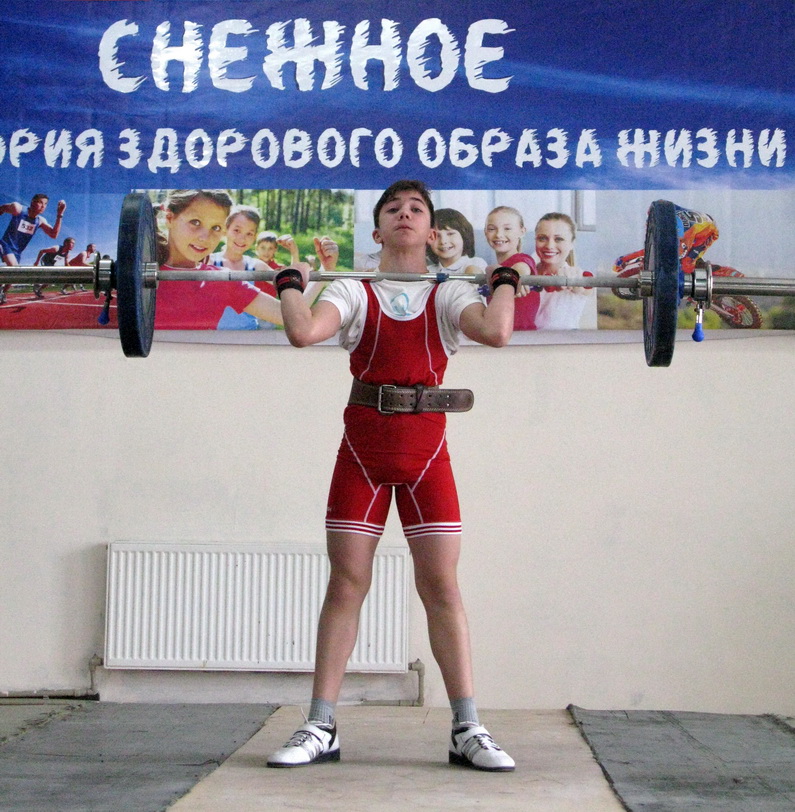 В Снежном завершилось зимнее первенство ДНР по тяжелой атлетике среди юношей и девушек до 17 лет