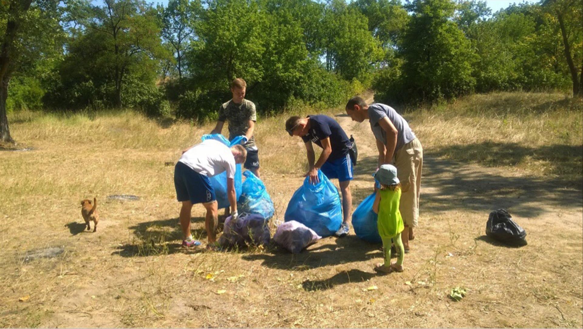 Акция «Чистые пруды» прошла в городах Дебальцево и Углегорске