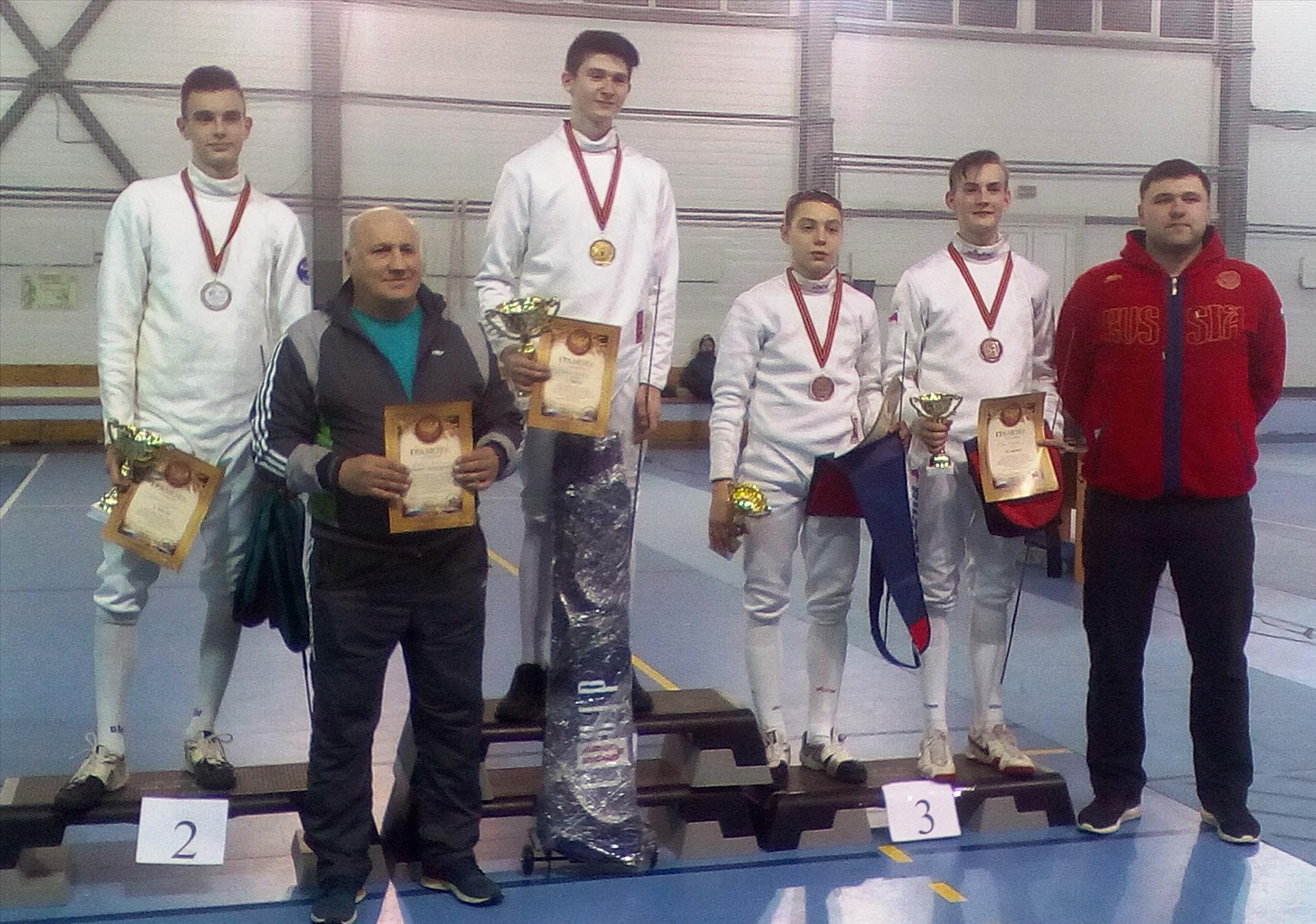 Спортсмен из ДНР завоевал золотую медаль на турнире по фехтованию в Звенигороде