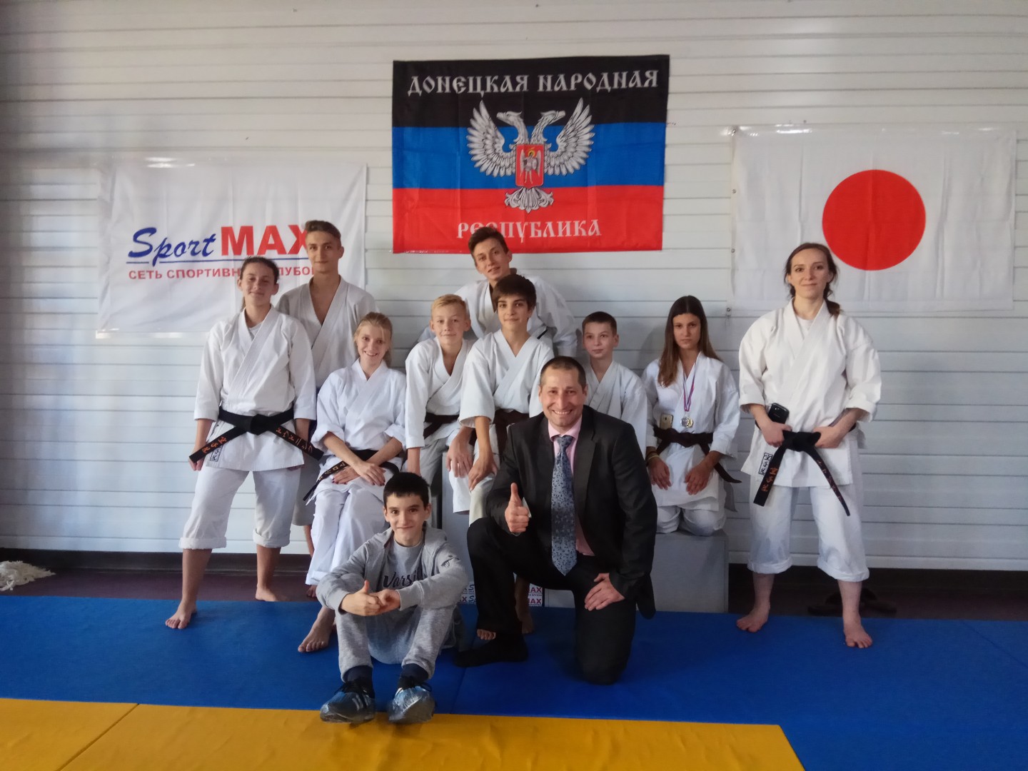 Более 110 каратистов разыграли медали на соревнованиях по традиционному каратэ-до в Донецке