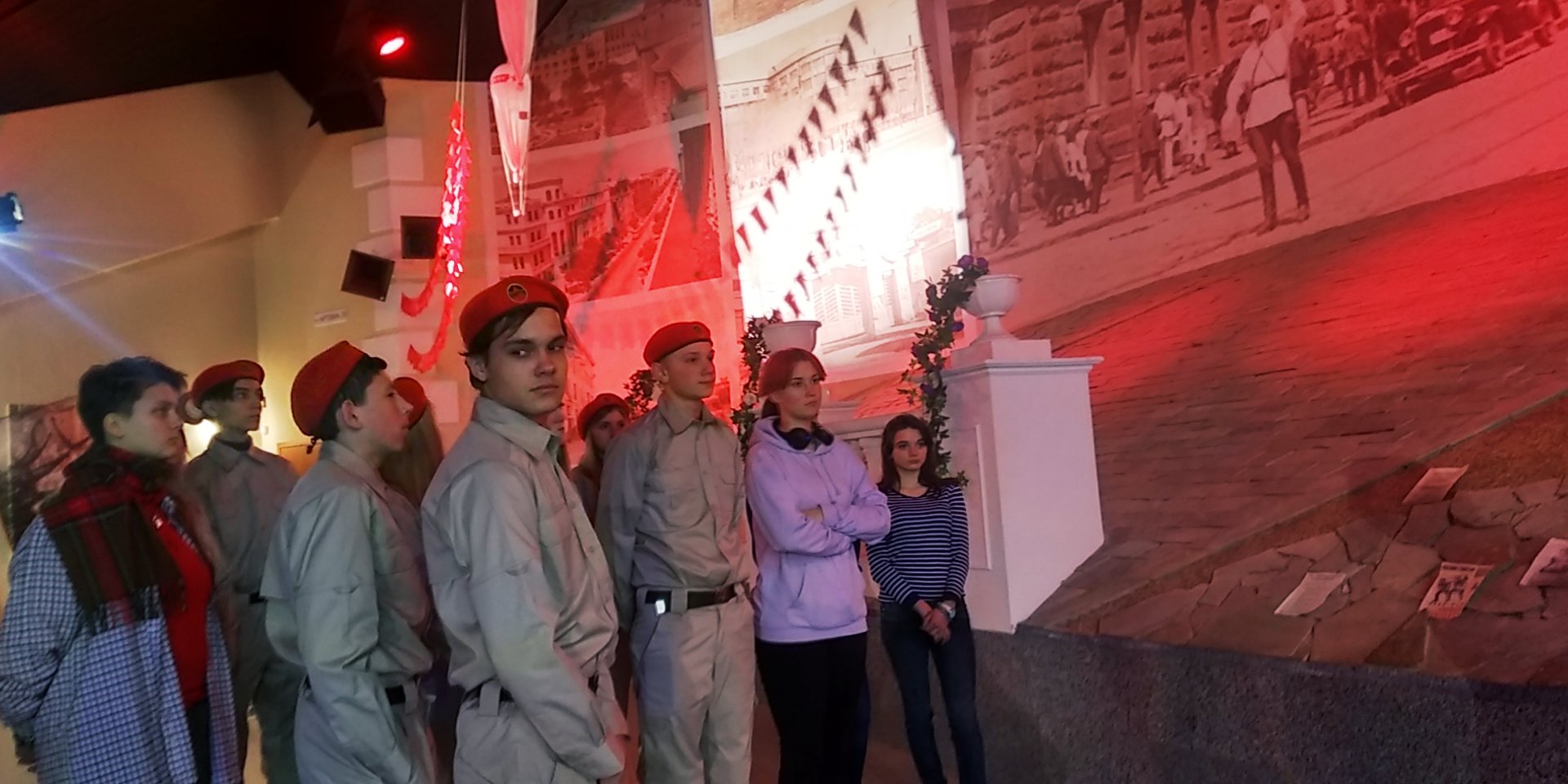 Енакиевские юнармейцы посетили Донецкий военно-исторический музей Великой Отечественной войны