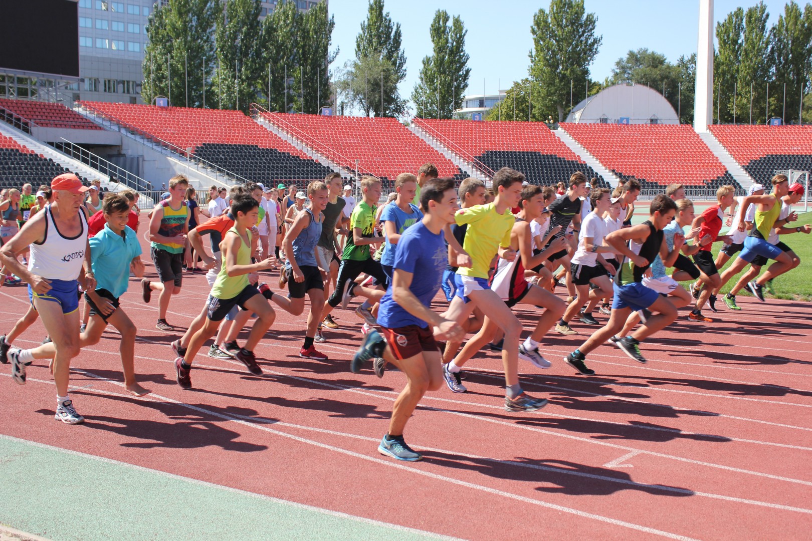 Турниры по легкой атлетике объединили в Донецке спортсменов ДНР, РФ и подконтрольной Киеву территории