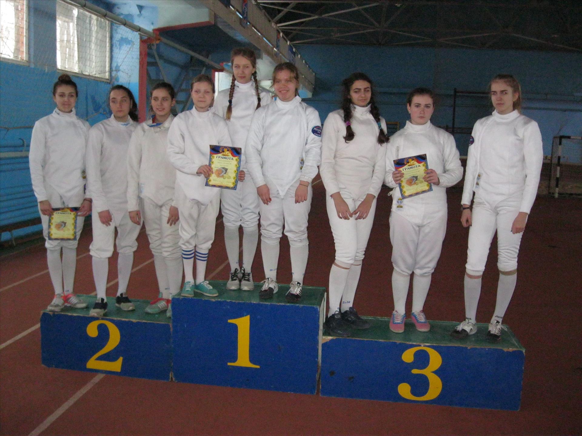 В Донецке и Горловке состоялись соревнования по фехтованию
