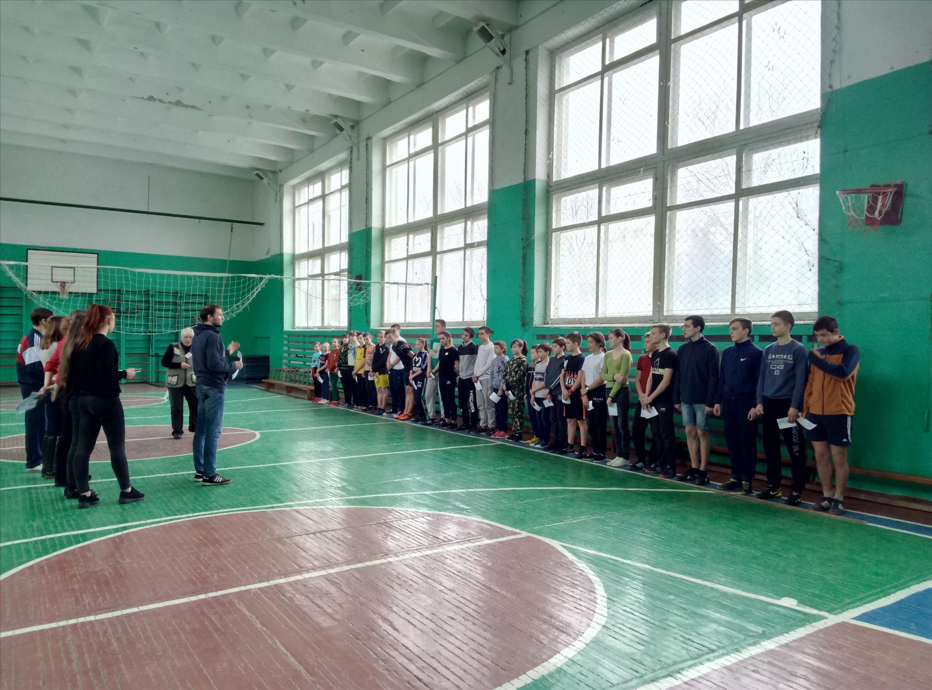 В Новоазовске учащиеся 5-9 классов сдали нормы ГТО