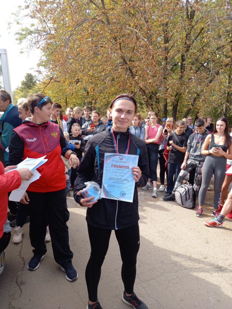 Более 120 легкоатлетов ДНР приняли участие в чемпионате и первенстве по легкой атлетике