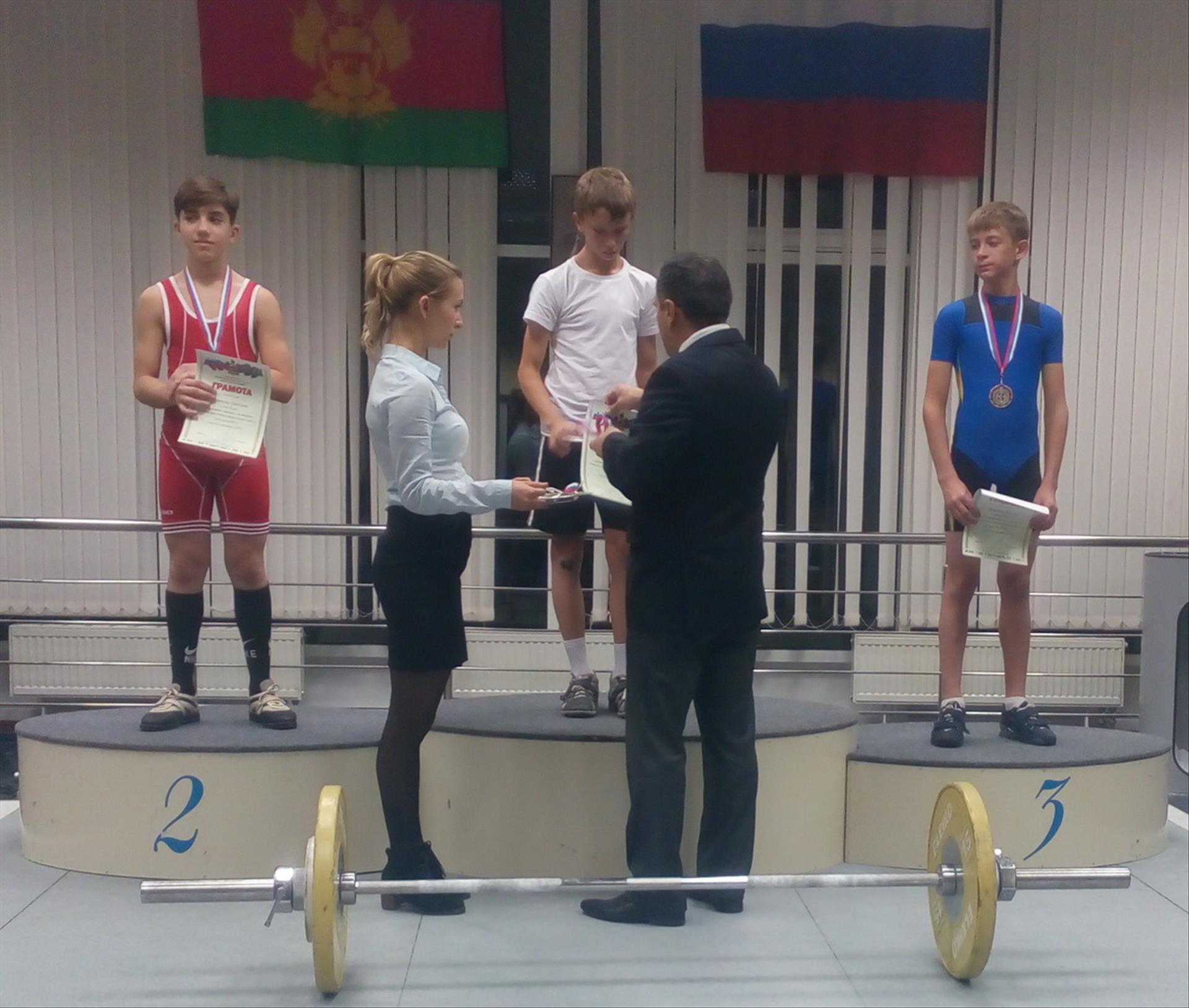 Тяжелоатлеты из ДНР пополнили спортивную копилку Республики на соревнованиях в Краснодаре