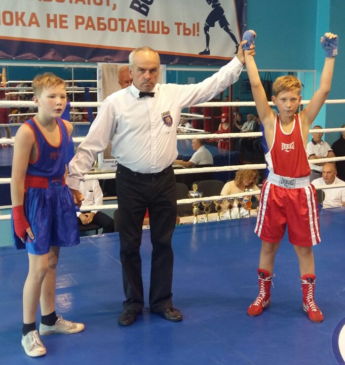 Спортсмены ДНР и ЛНР встретились на матчевой встрече по боксу в Донецке