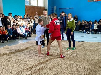 Проект «Чемпионы — детям Донбасса» прошел в Горловке и Макеевке